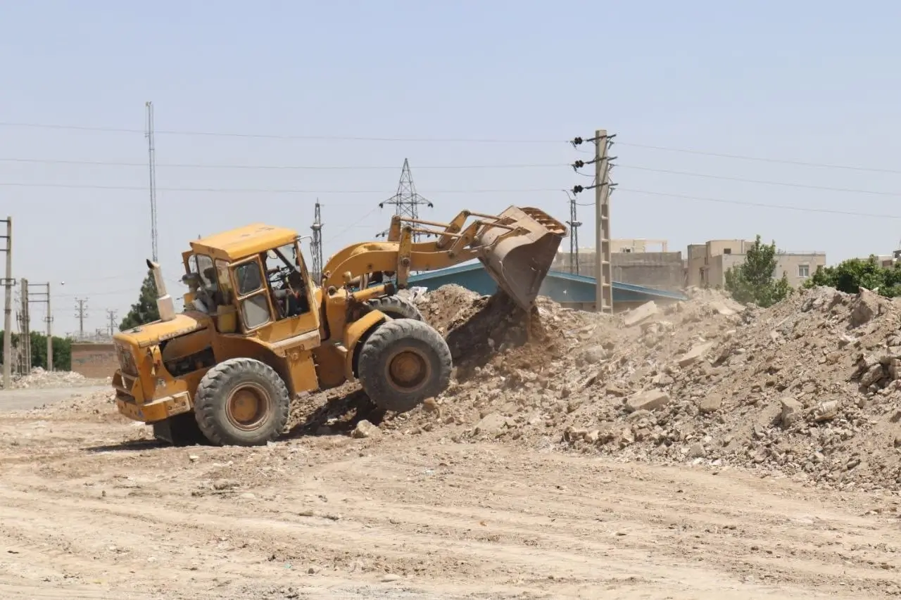 تسطیح زمین‌های بایر   ۲۴۰هزار متر مربع 